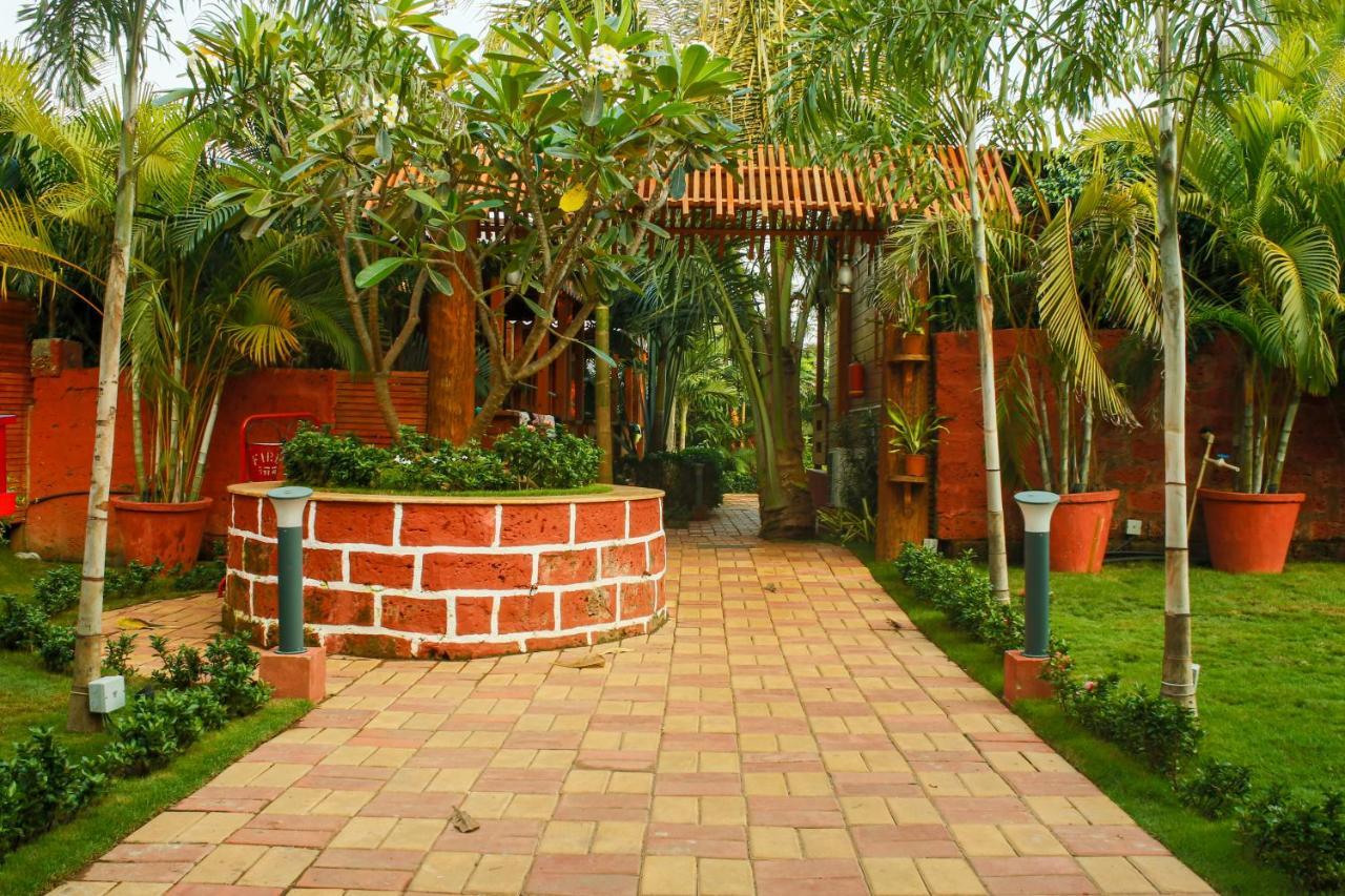 Grand Vatika Resort Arambol Bagian luar foto