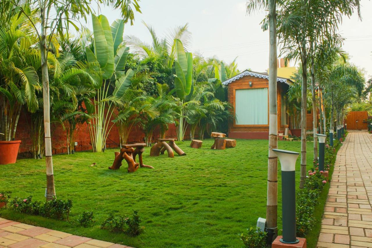 Grand Vatika Resort Arambol Bagian luar foto