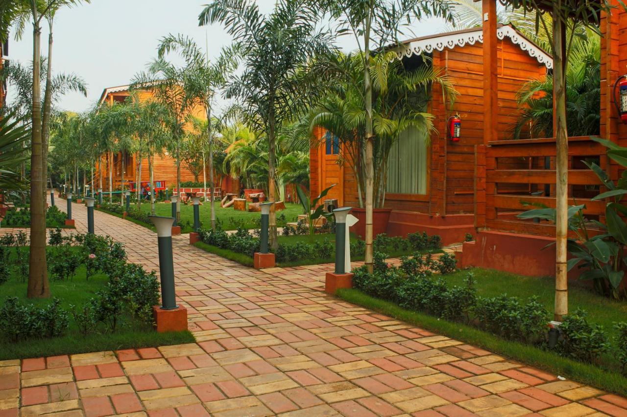 Grand Vatika Resort Arambol Bagian luar foto