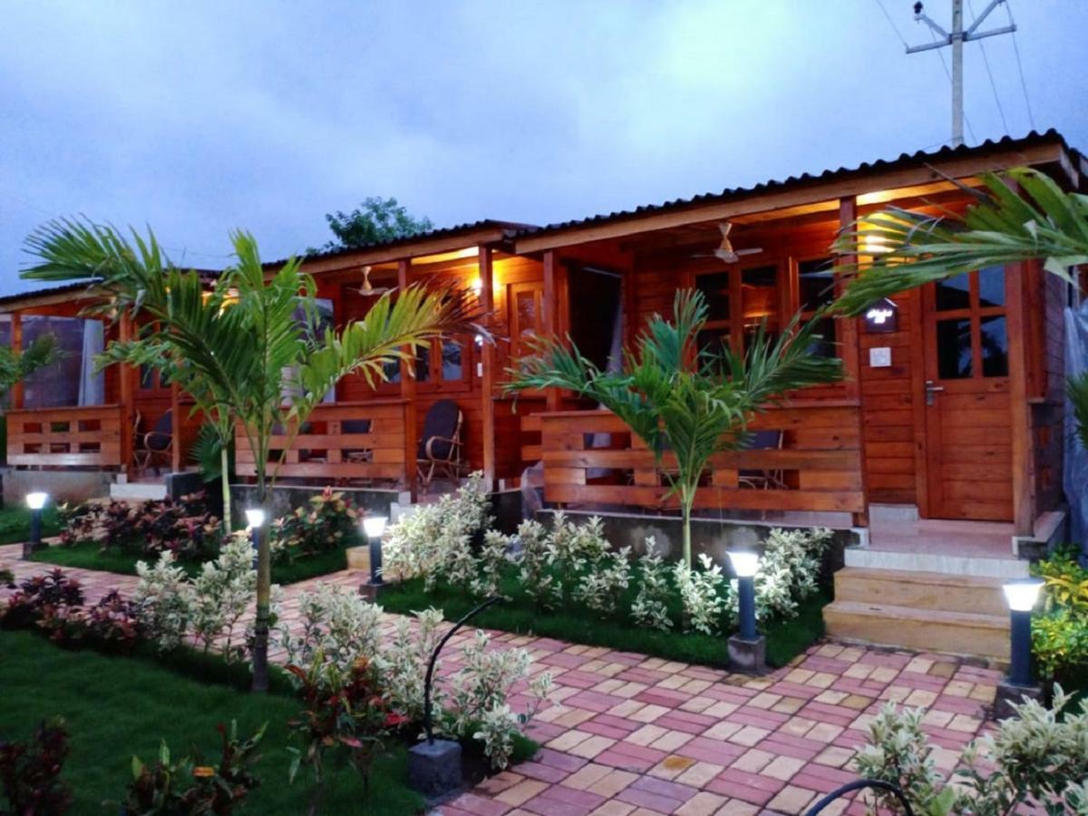 Grand Vatika Resort Arambol Bagian luar foto