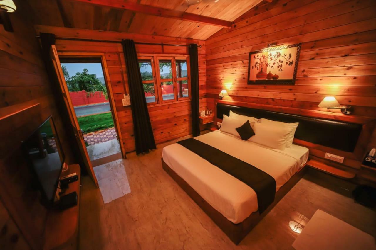 Grand Vatika Resort Arambol Bagian luar foto