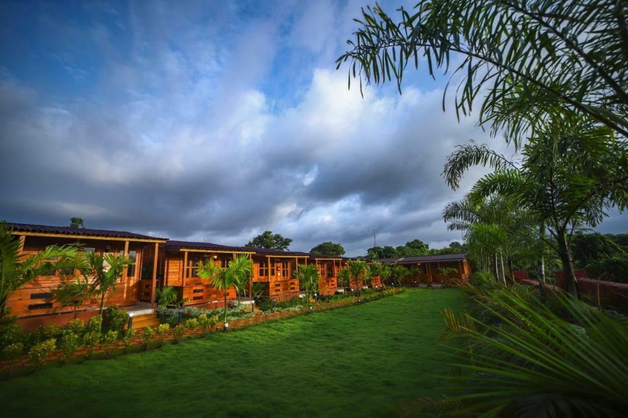 Grand Vatika Resort Arambol Bagian luar foto
