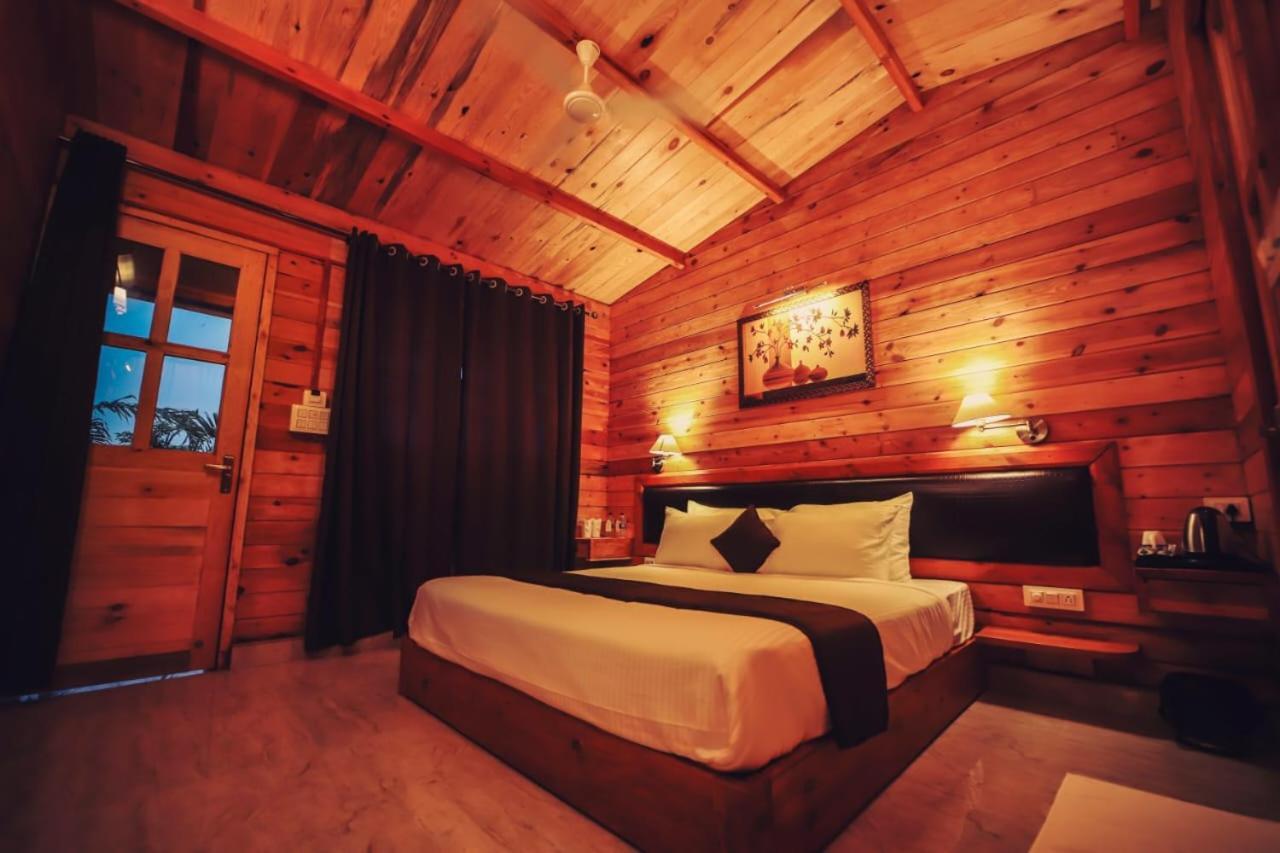 Grand Vatika Resort Arambol Bagian luar foto